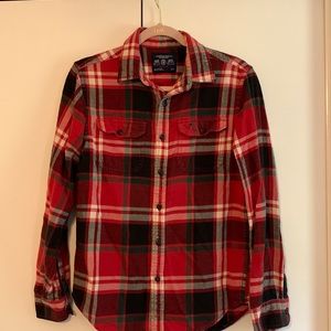American Eagle flannel mens size small- athletic fit.